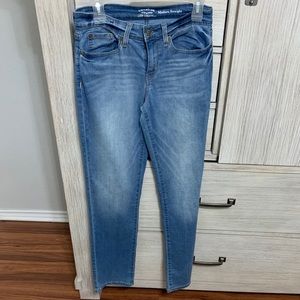 Straight leg midwash jeans